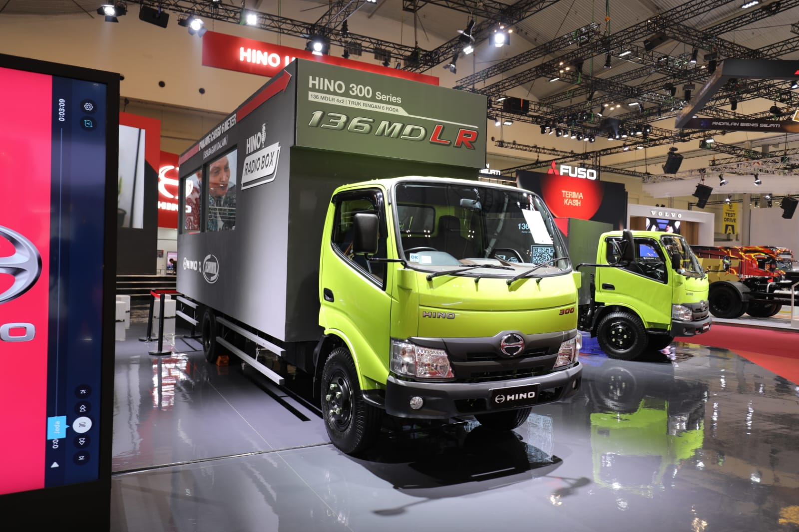 Bisnis Makin Lancar Hino Tawarkan Truk Kargo 6 Meter dengan Cicilan Ringan di GIIAS